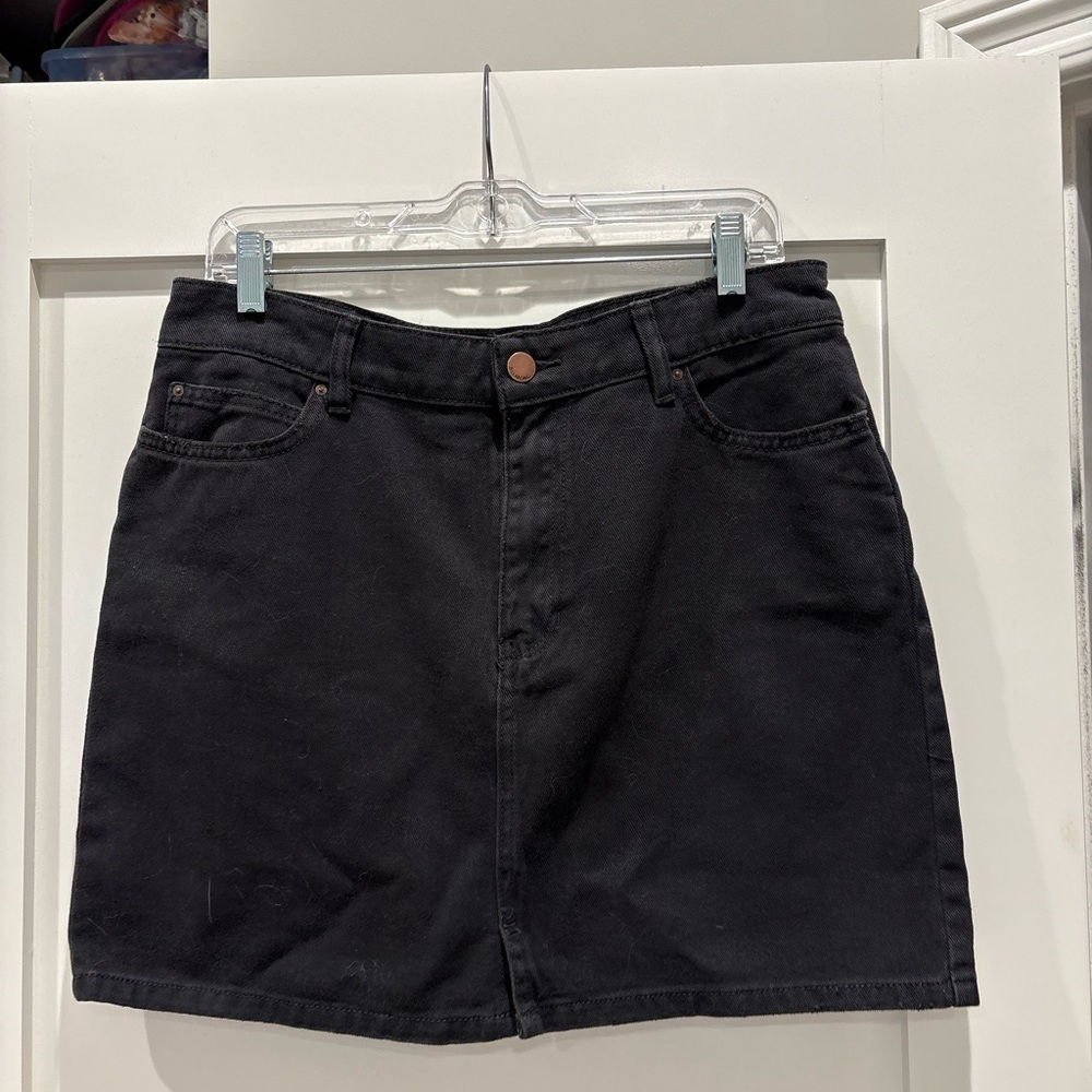 Billabong Black Mini Denim Skirt size 31